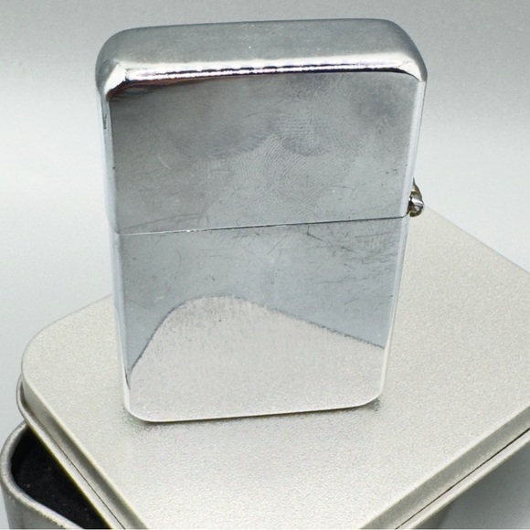 The Dark Knight Joker Metal Flip Lighter with Tin Case – No Fluid, Collectible - Picture 4 of 6